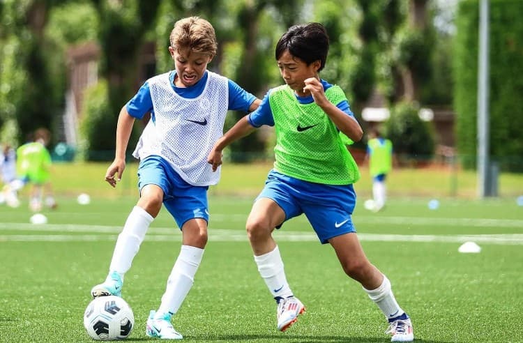 Chelsea FC Summer Development Football Camp for boys 2-week at Bradfield College, Reading