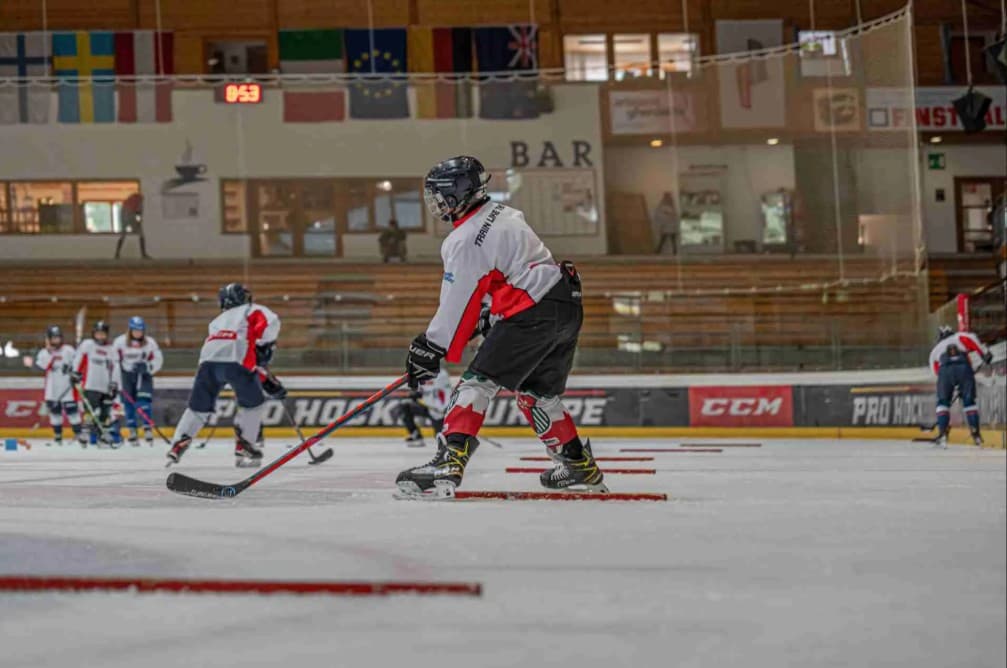 ProHockeyEurope Ice Hockey Stickhandling and Goalie Camp 1