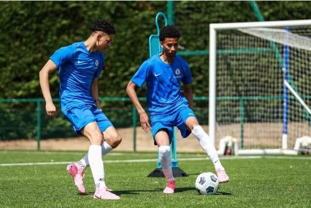 Chelsea FC Soccer Camp London Charterhouse advanced boys Session1
